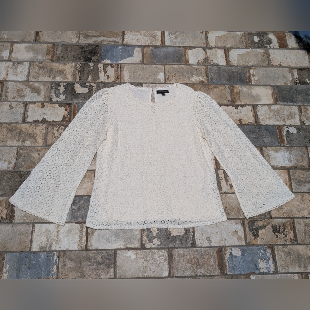 Banana Republic White Lace Short Sleeve Top - Women’s XL - Elegant Floral